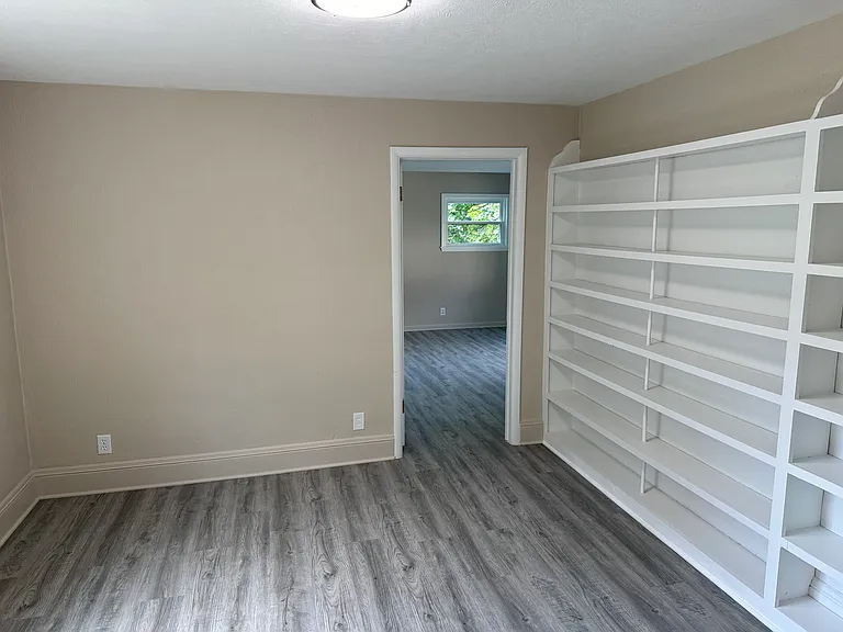243 Rockwell St — Photo 5