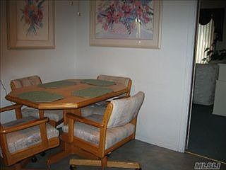 4th image of 10 Columbine Ave