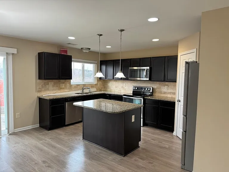 1620 Shire Village Dr — Photo 14