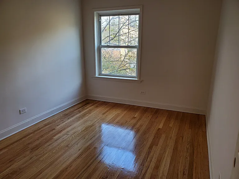 2331 W Arthur Ave #2E — Photo 3