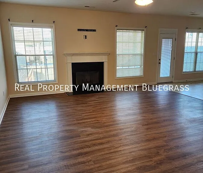 4715 Larkhill Ln — Photo 3