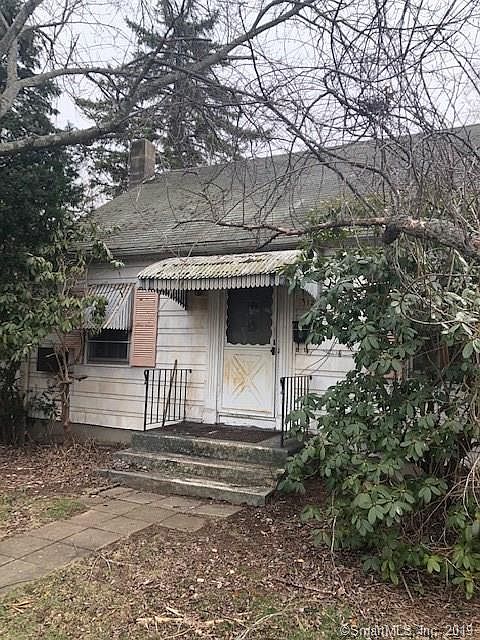 2nd image of 112 Willis Ave