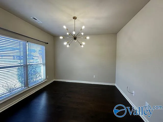 140 Clydesdale Ln — Photo 5