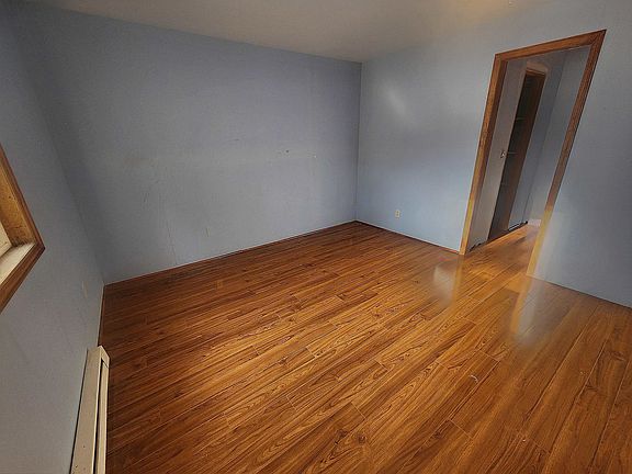 4th image of 610 N Lincoln St