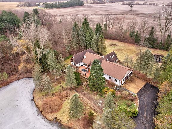 3rd image of 10722 Gera Rd