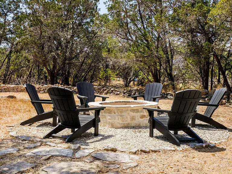 625 Gruene River Dr — Photo 2