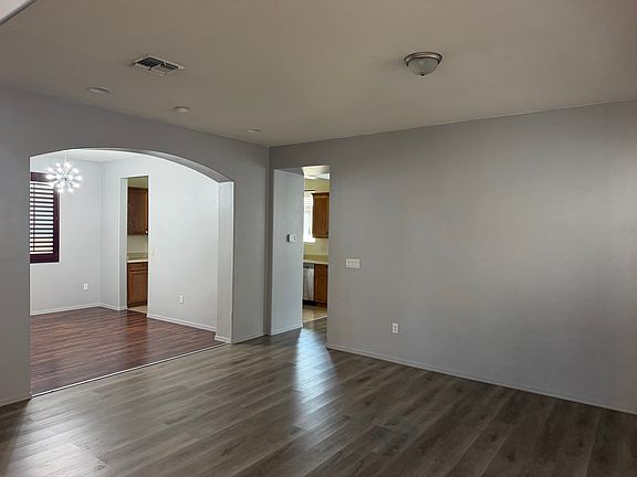 5th image of 504 E Calle Escora