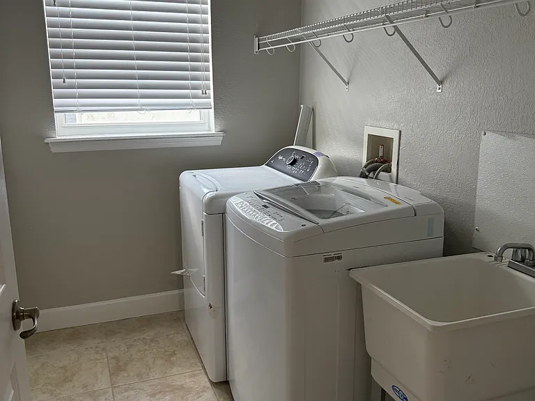 5667 Vintage View Ave — Photo 28