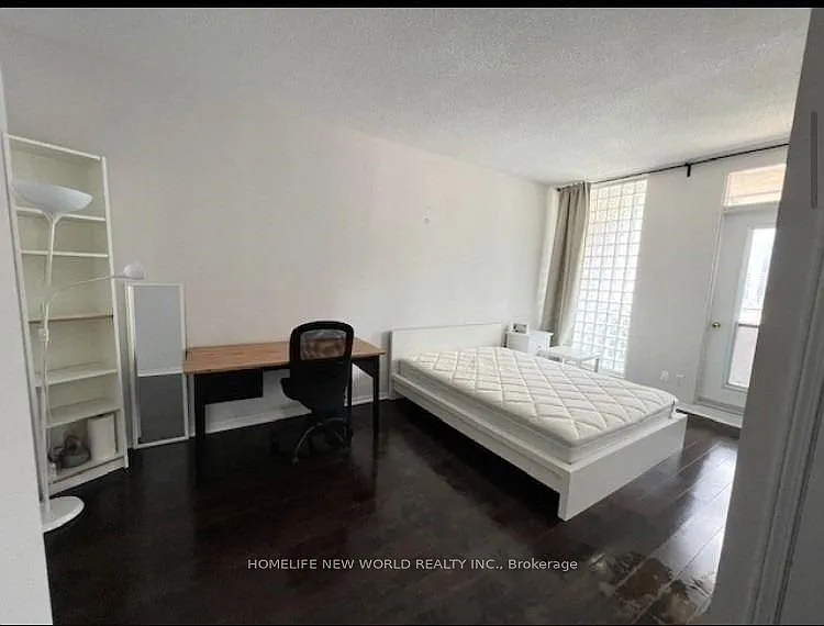 555 Yonge St #513 — Photo 10