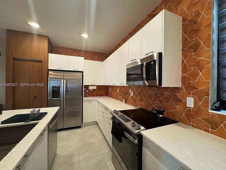 8316 NW 43rd St — Photo 5
