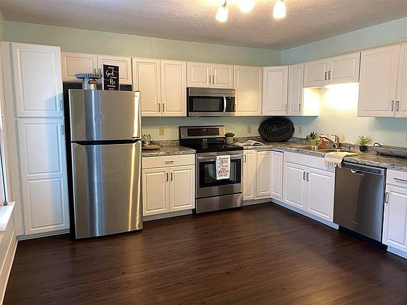 5th image of 604 Gumwood St