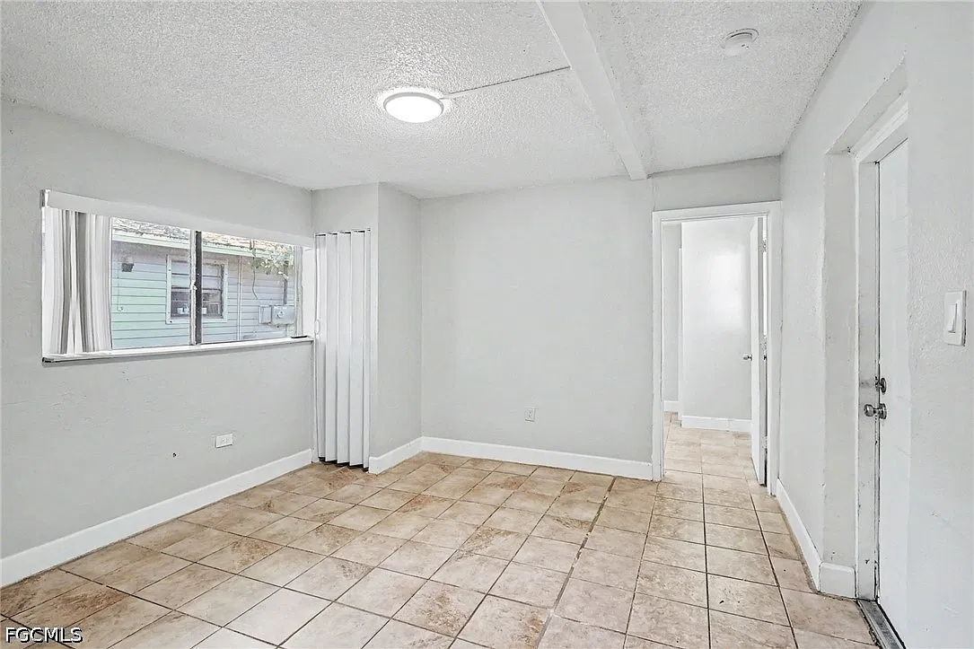 2 bed, 1.0 bath, 611 sqft, $1,200 — Photo 4