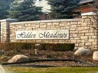 47293 Hidden Meadows Dr, Macomb, MI 48044