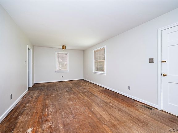 4th image of 7107 Walford Ave