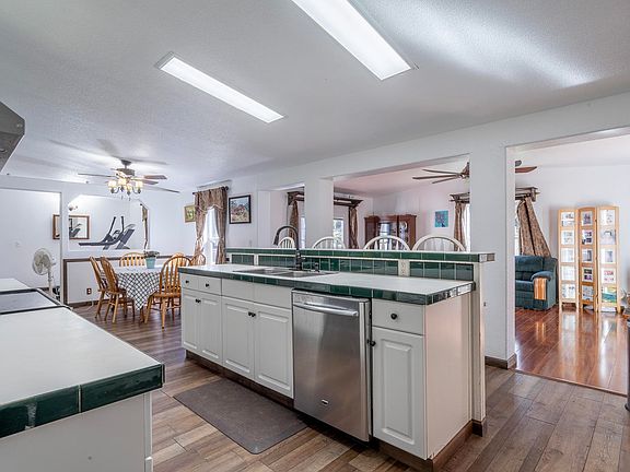 4th image of 776 N Sundown Dr