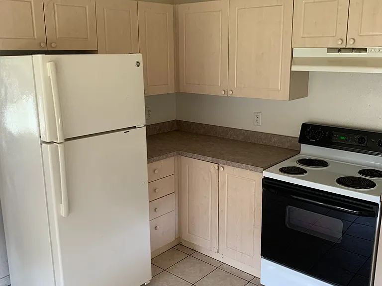 205 8th St NE — Photo 3