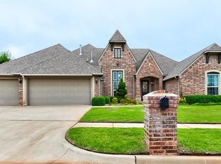 19601 Chestermere Cir, Edmond, OK 73012