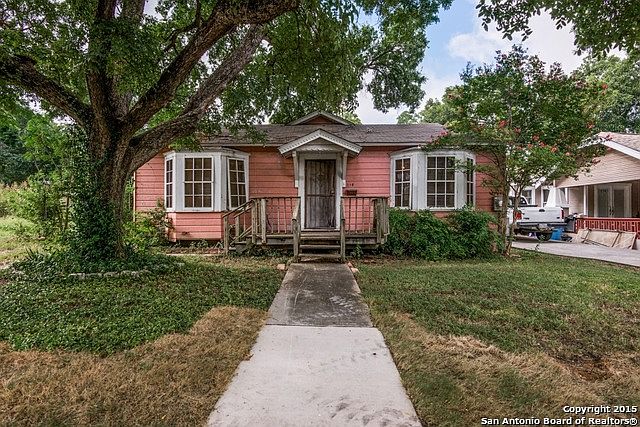 1st image of 218 Pershing Ave