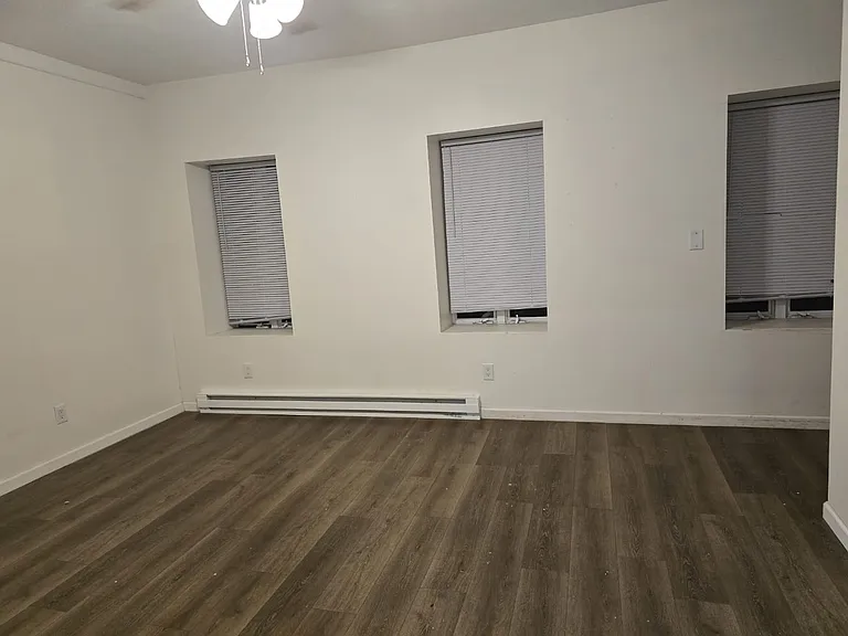717 Main St #1 — Photo 4
