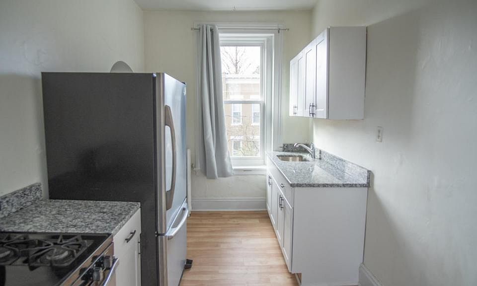 1st image of 1326 Floyd Ave APT 4