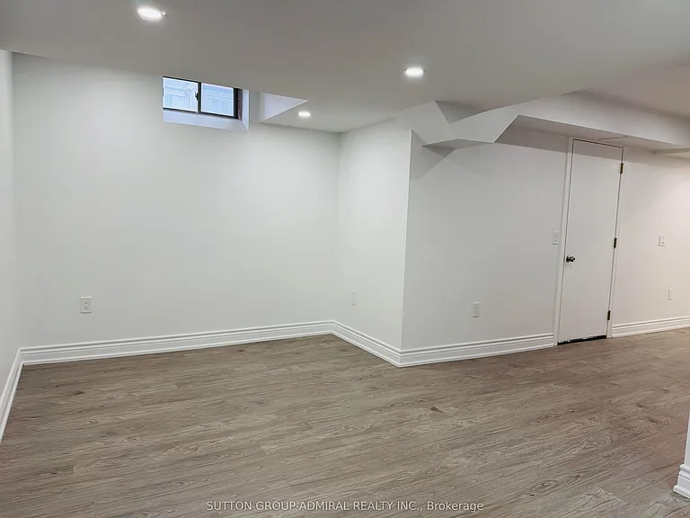 1 Gordon Landon Dr — Photo 11