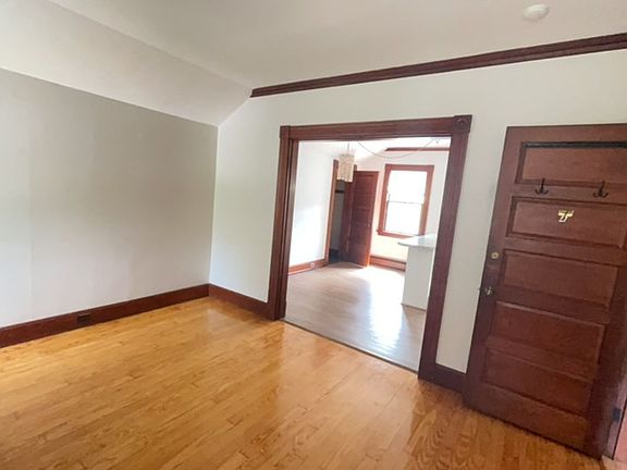 3rd image of 111-113 School St #4