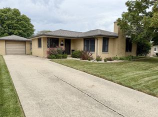 423 Sunset Blvd, Oglesby, IL 61348