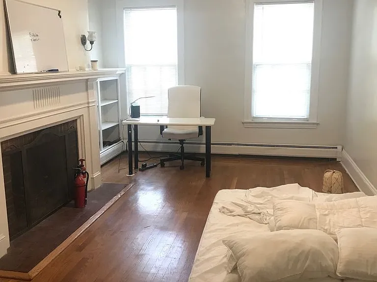 256 Bradley St — Photo 4