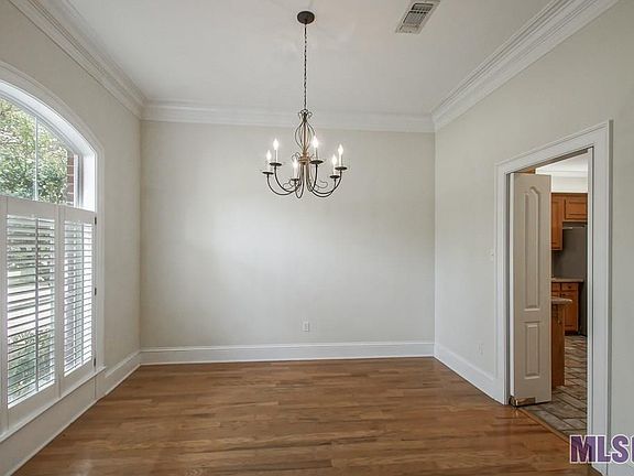 5th image of 10425 Magnolia Blossom Ave