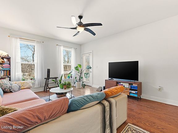 2nd image of 2411 Brownsboro Rd APT 312