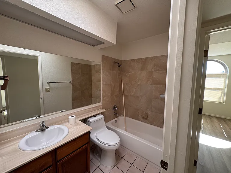 1491 S Moonlight Dr — Photo 6