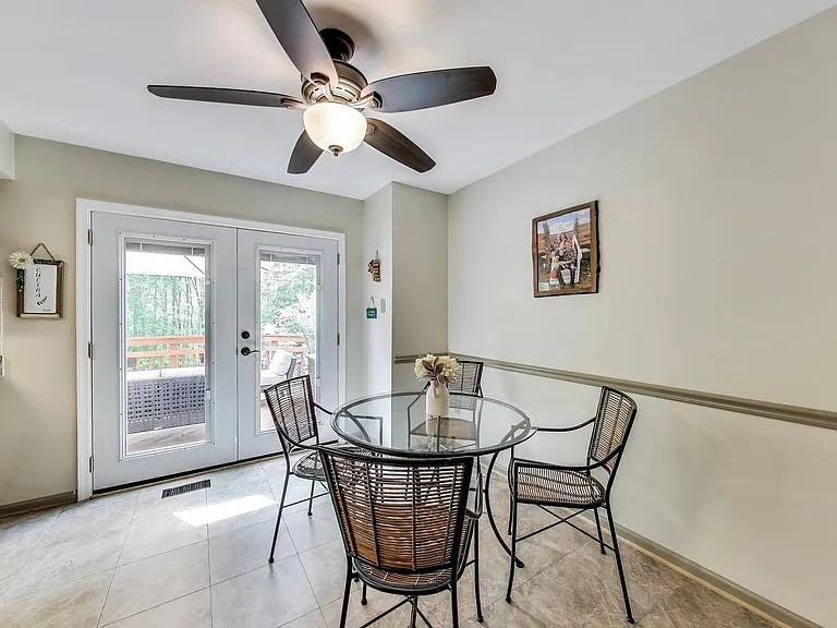 13630 Cedar Creek Ln — Photo 11