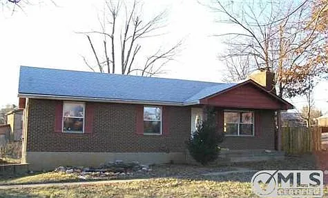 1365 Hunters Ln photo 1