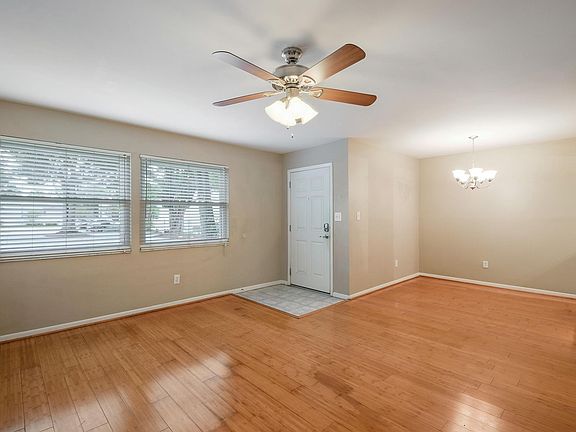 5th image of 3109 W Horatio St #A14