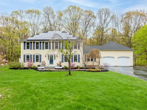 5 Virginia Rd, Tyngsboro, MA 01879