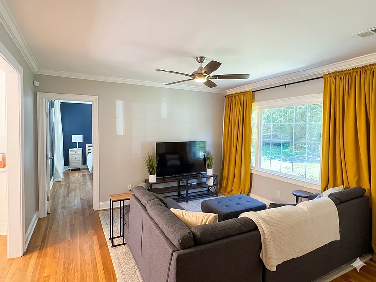 1008 Lindridge Dr NE — Photo 11