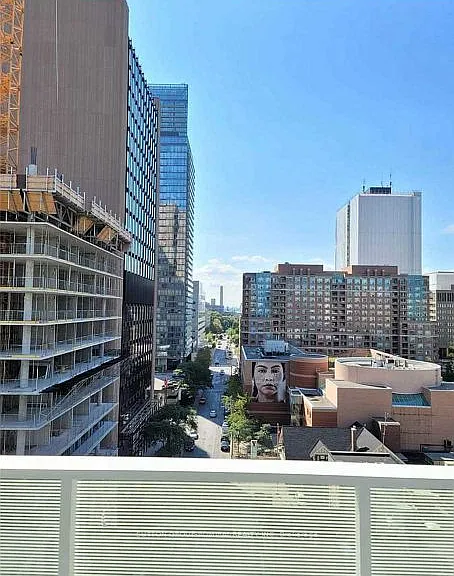 501 Yonge St #812 — Photo 7
