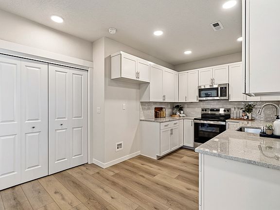 515 N Viewmont Ct - Print Ready 22 of 30