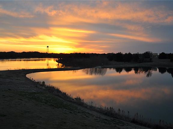 4th image of 4651 Lake Breeze Dr