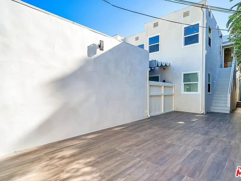 9345 W Olympic Blvd — Photo 15
