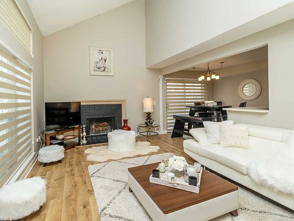 3rd image of 1364 N Knollwood Dr