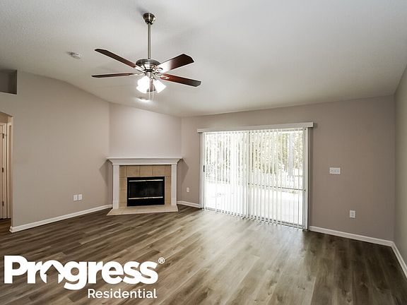 3rd image of 3111 Silverado Cir