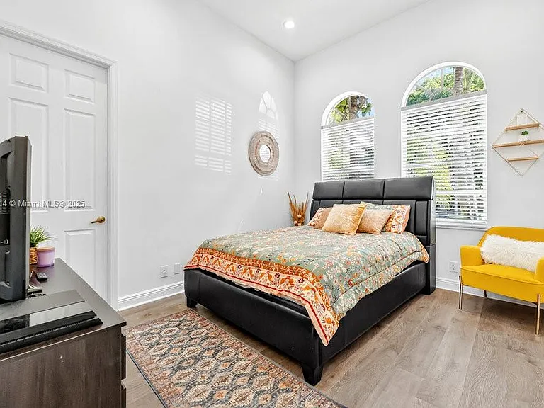 6313 Paradise Cv — Photo 17