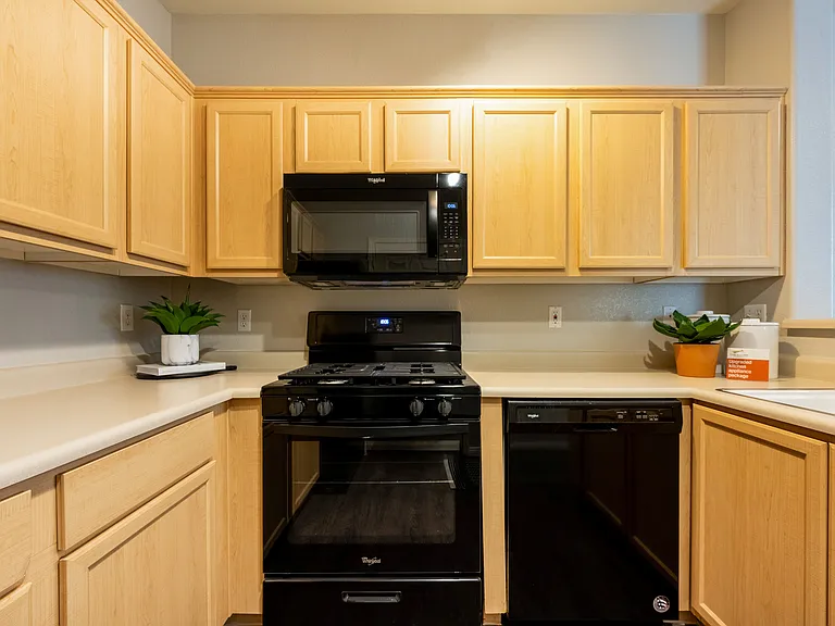 THE CLUBS AT RHODES RANCH APARTMENT HOMES — Photo 7