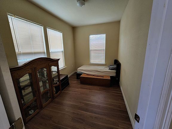4th image of 735 Avenue F