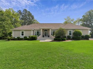 354 Oak Grove Island Dr, Brunswick, GA 31523