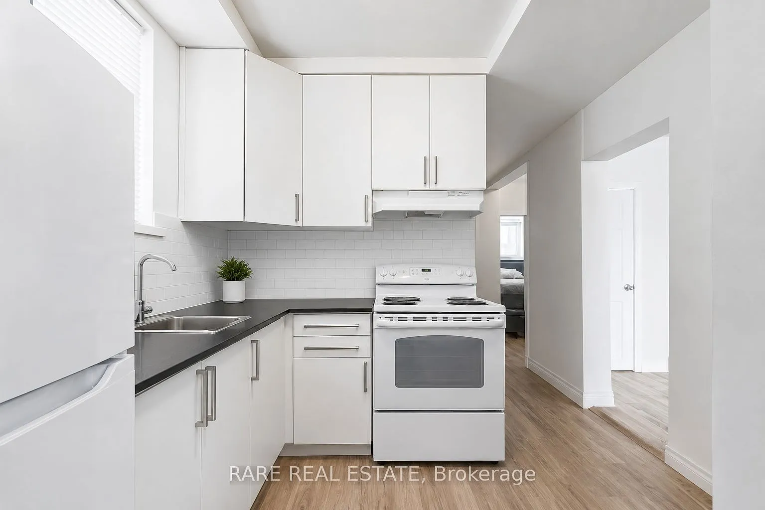 2 bed, $1,900 — Photo 4