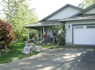 2949 East Wood Dr, Grants Pass, OR 97527