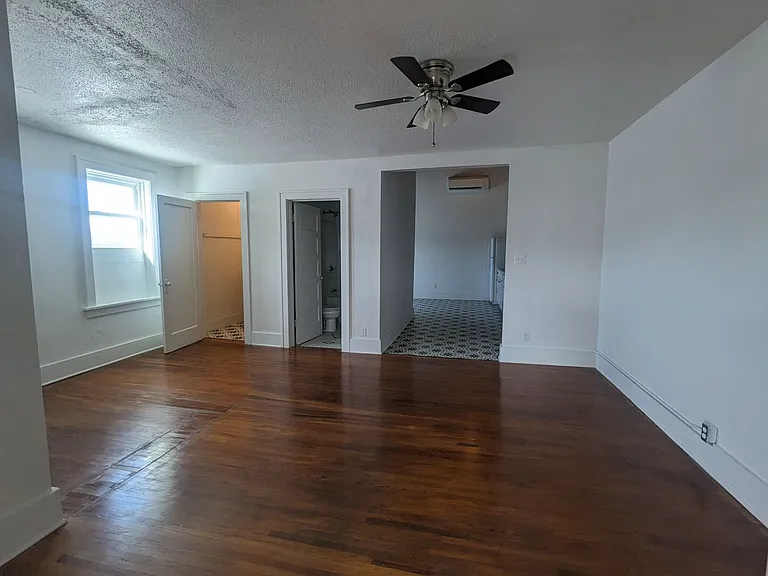 123 W Moniteau St — Photo 19