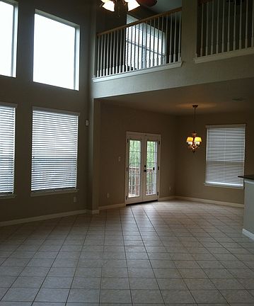 2nd image of 511 Lorimor Ct